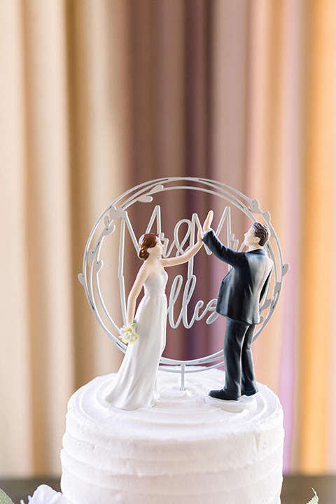 cake topper